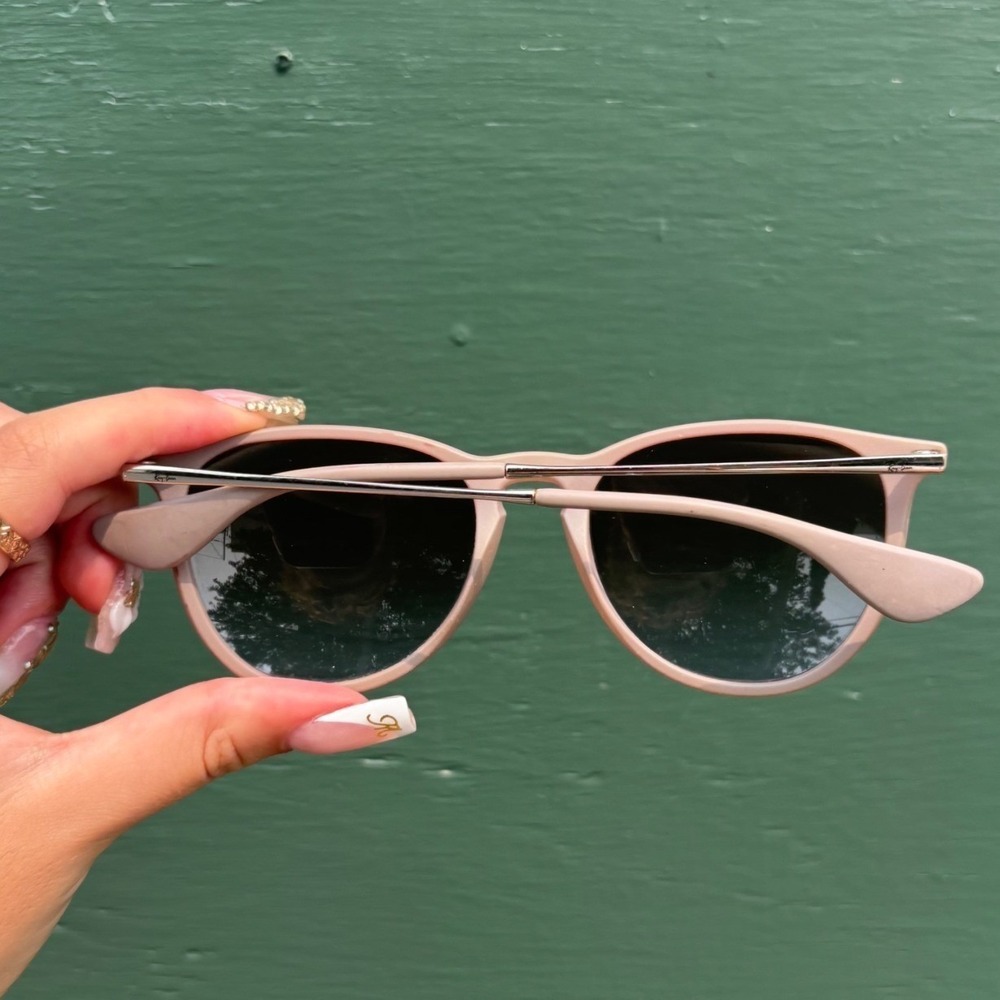 Ray-Ban Erika Pink Round Sunglasses RB4171 Gradient Grey Lens Silver Temples - Picture 4 of 6